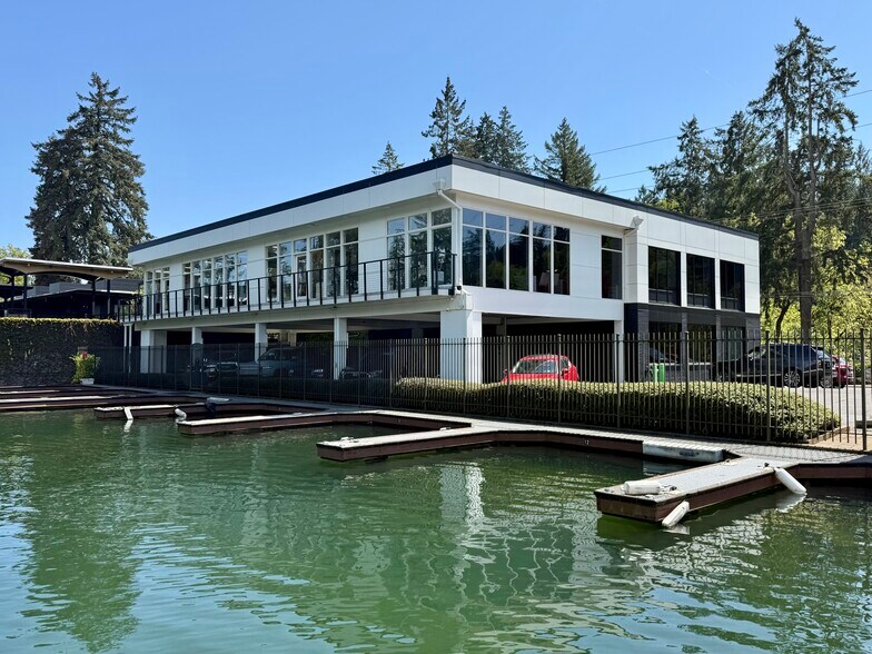 696 McVey Ave, Lake Oswego, OR à vendre - Photo du bâtiment - Image 1 de 9