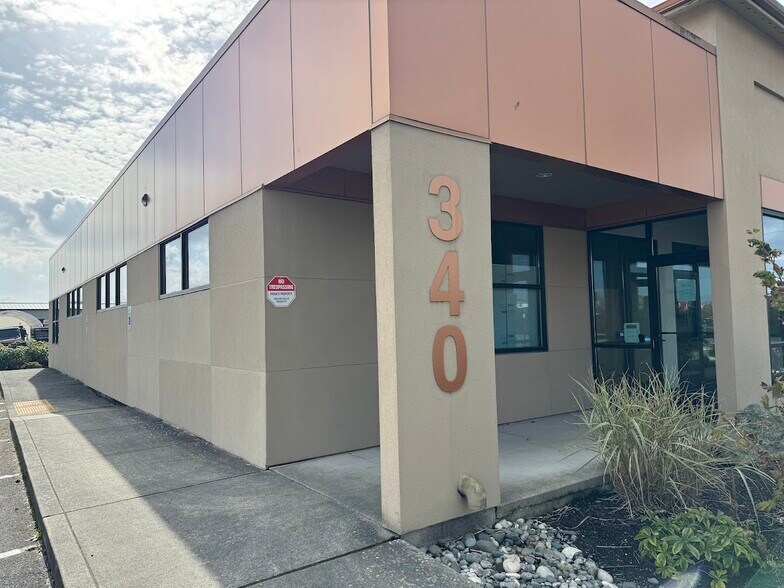 340 E George Hopper Rd, Burlington, WA à louer - Photo du bâtiment - Image 2 de 11