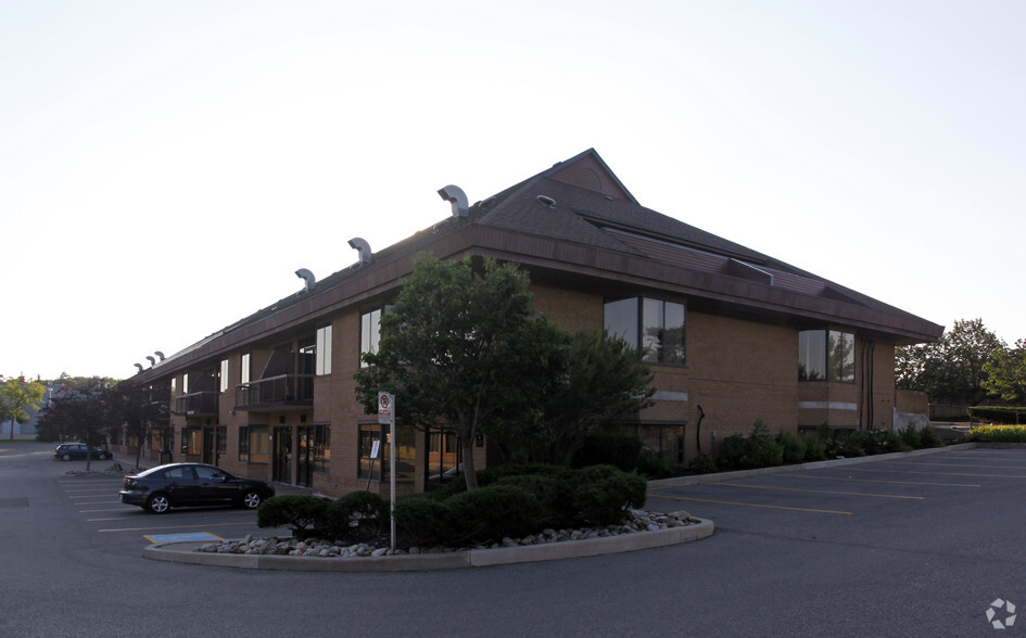 5805 Whittle Rd, Mississauga, ON for sale - Building Photo - Image 2 of 2