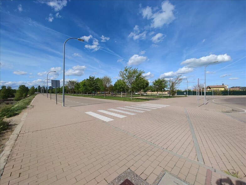 Paraje Camino Bodegas, Boecillo, Valladolid for sale - Primary Photo - Image 3 of 8