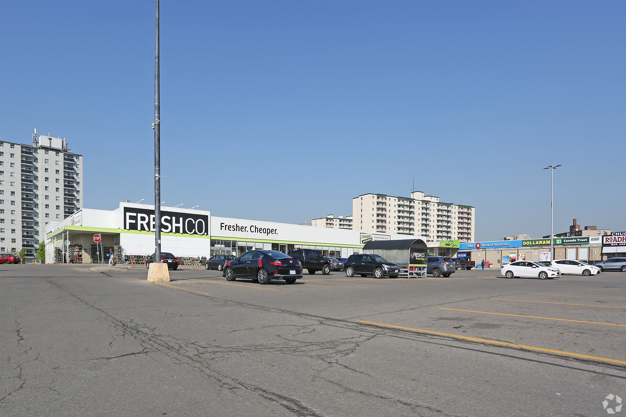 1151 Dundas St, Mississauga, ON for lease Primary Photo- Image 1 of 4