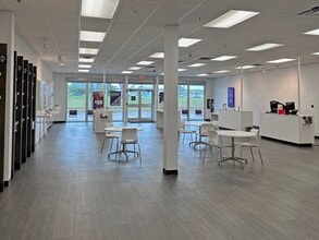 9510 Atlantic Blvd, Jacksonville, FL à louer Photo intérieure- Image 2 de 2