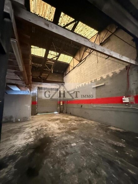 Industrial in Fontenay-Trésigny for lease - Interior Photo - Image 2 of 5