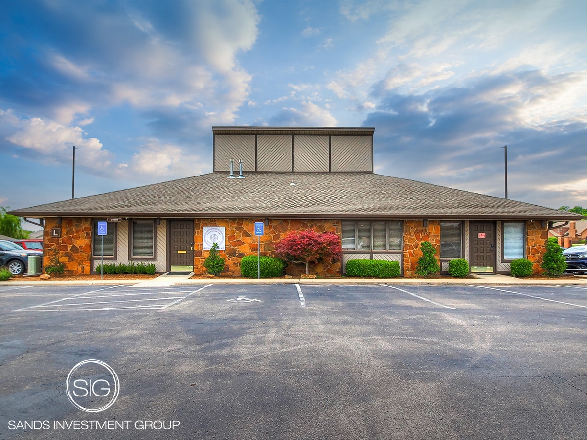 2200 Shadowlake, Oklahoma City, OK for sale Building Photo- Image 1 of 5
