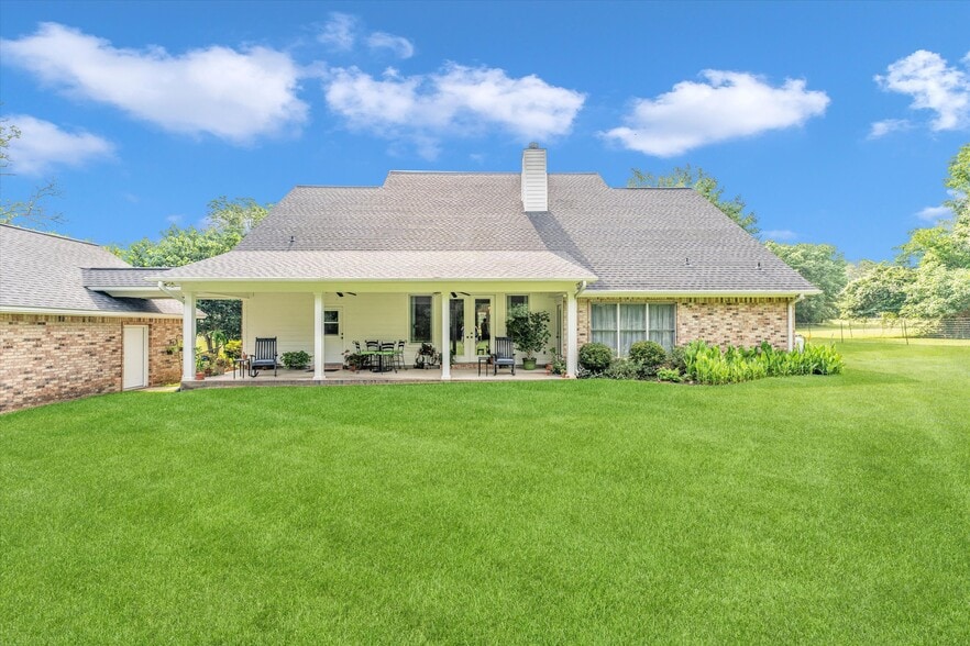 115 Tanglewood Dr, Huntsville, TX à vendre - Photo du bâtiment - Image 2 de 41