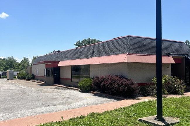 More details for 11938 Dorsett Rd, Maryland Heights, MO - Retail for Lease
