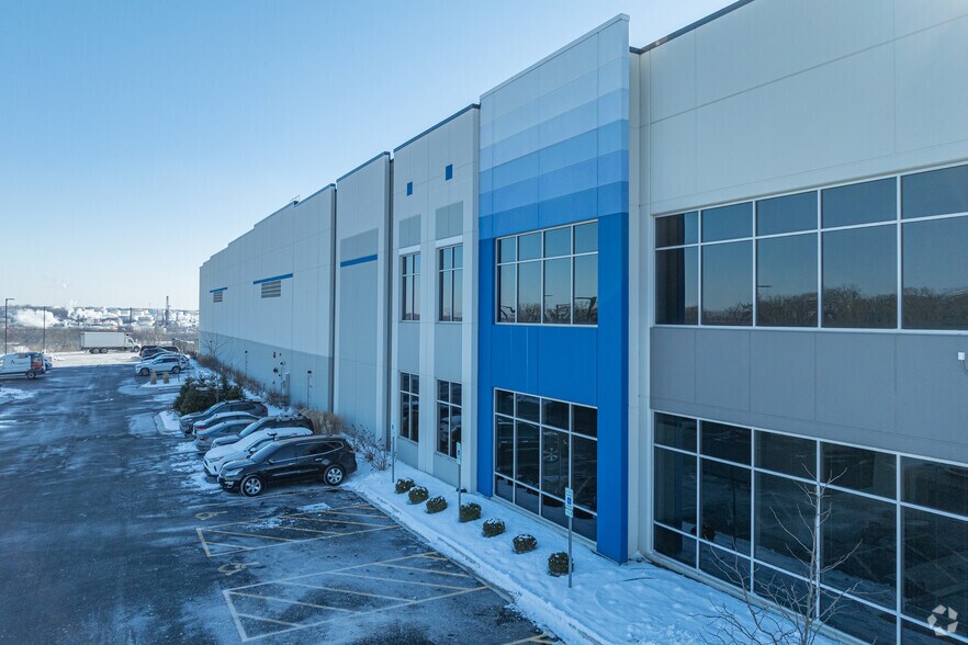 1301 N Abbott Rd, Romeoville, IL à louer - Photo du bâtiment - Image 2 de 6