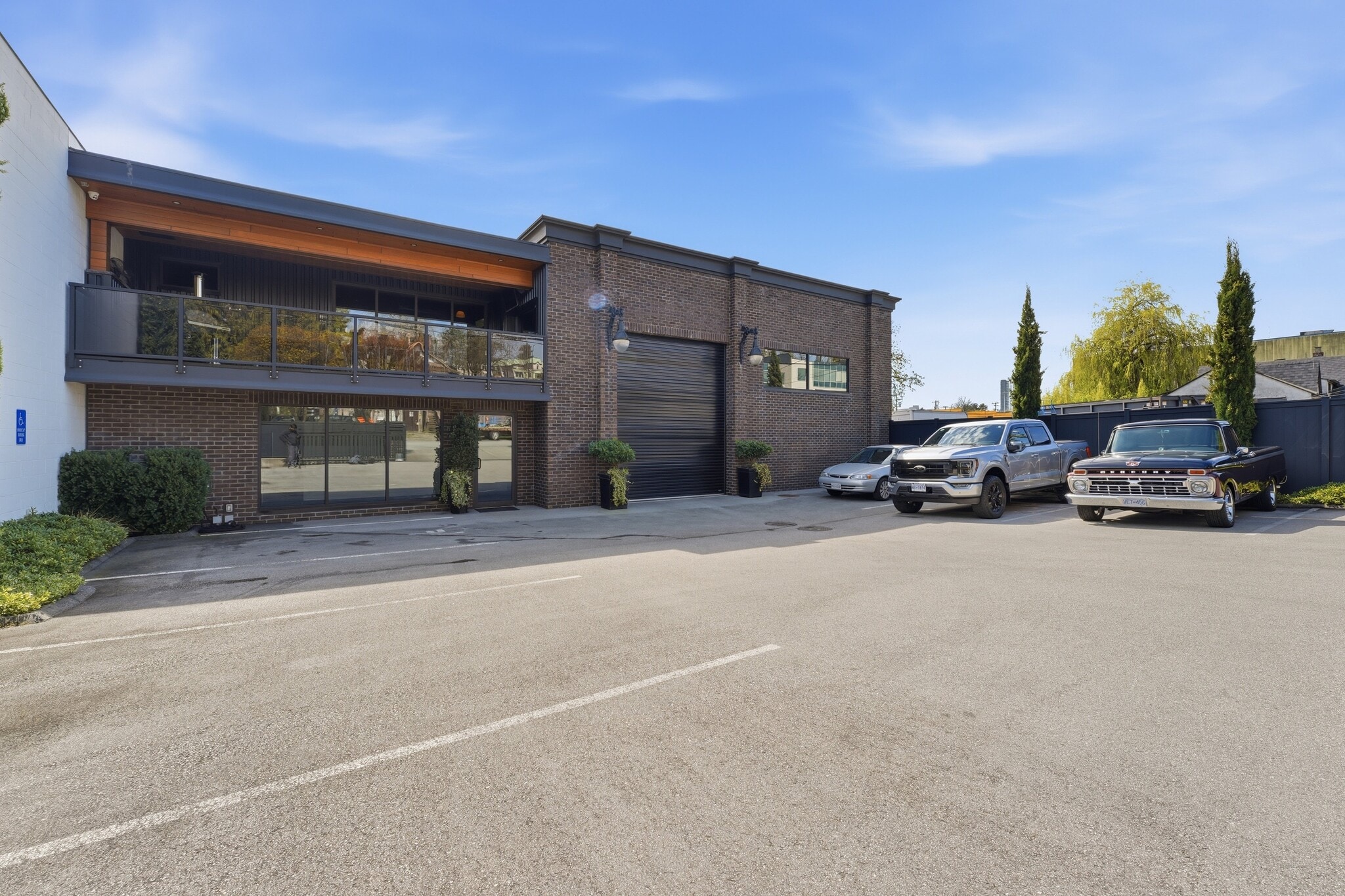 935 Sherwood Ave, Coquitlam, BC à vendre Photo principale- Image 1 de 55