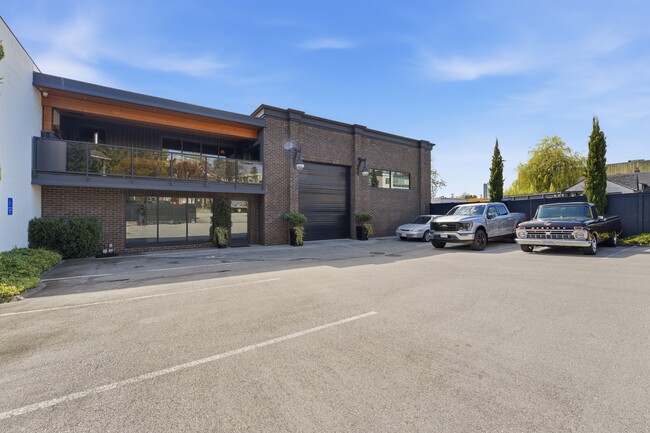 More details for 935 Sherwood Ave, Coquitlam, BC - Industrial for Sale