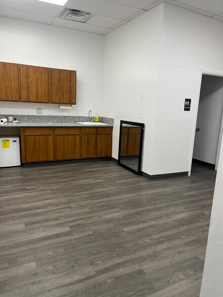 5650 S 12th Ave, Tucson, AZ à louer - Photo du bâtiment - Image 3 de 15