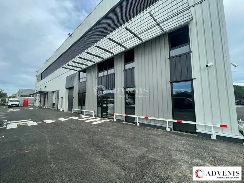 Flex in Lormont for lease Building Photo- Image 1 of 10