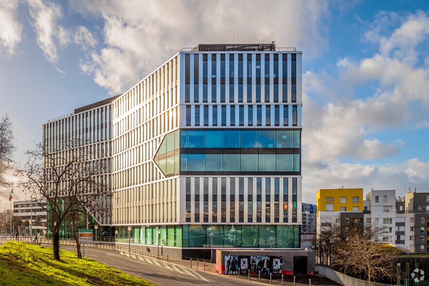 55 Place Nelson Mandela, Nanterre à louer - Photo du bâtiment - Image 2 de 4