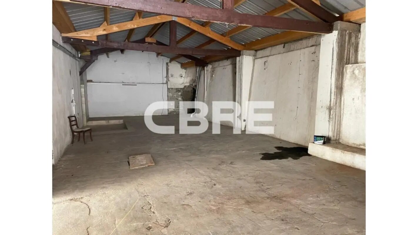 Flex in Nice for lease Building Photo- Image 1 of 15