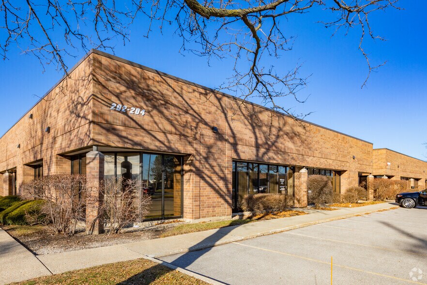 200 E Howard Ave, Des Plaines, IL for lease - Building Photo - Image 1 of 7