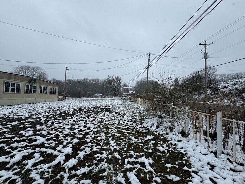 264 Coal River Rd, Glen Daniel, WV for sale - Building Photo - Image 2 of 22