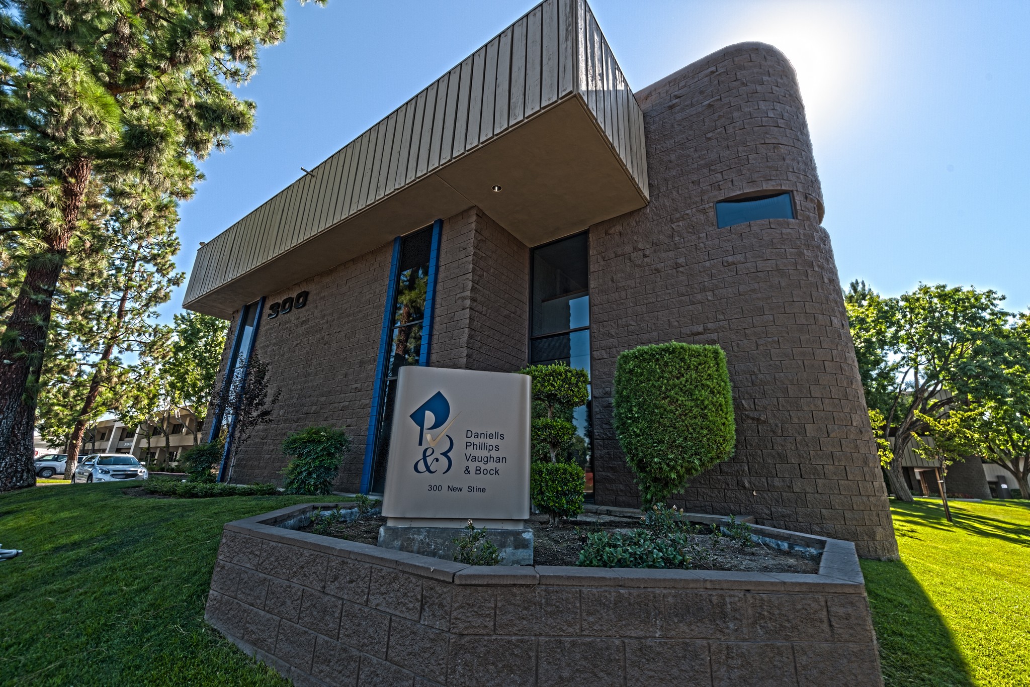 300 New Stine Rd, Bakersfield, CA for sale Primary Photo- Image 1 of 1