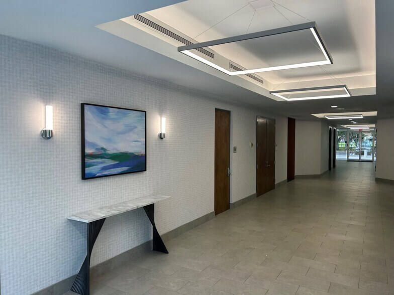 15280 NW 79th Ct, Miami Lakes, FL à louer - Photo intérieure - Image 2 de 9