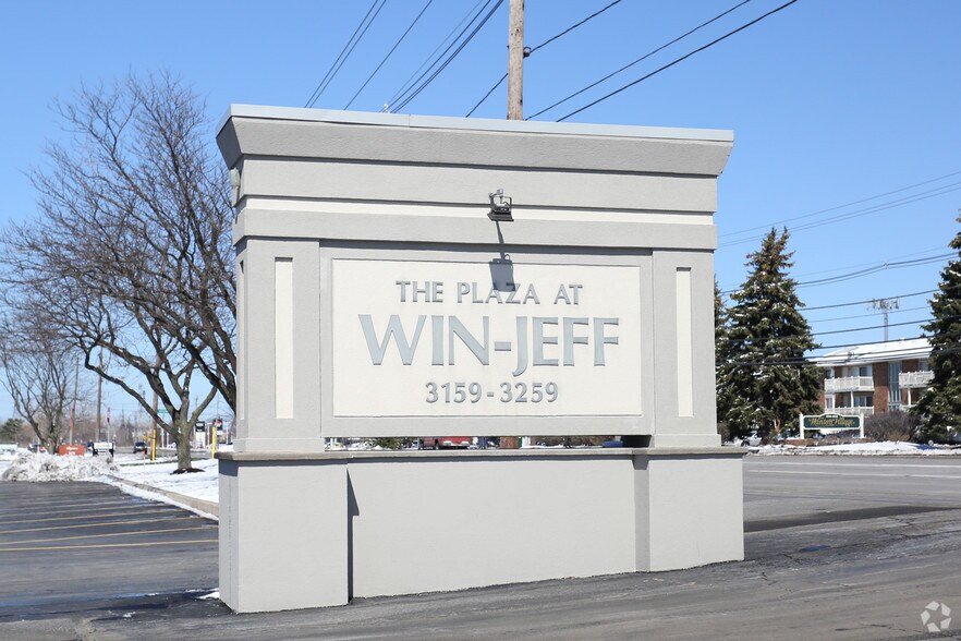 3159-3259 Winton Rd S, Rochester, NY à louer - Photo du bâtiment - Image 2 de 28