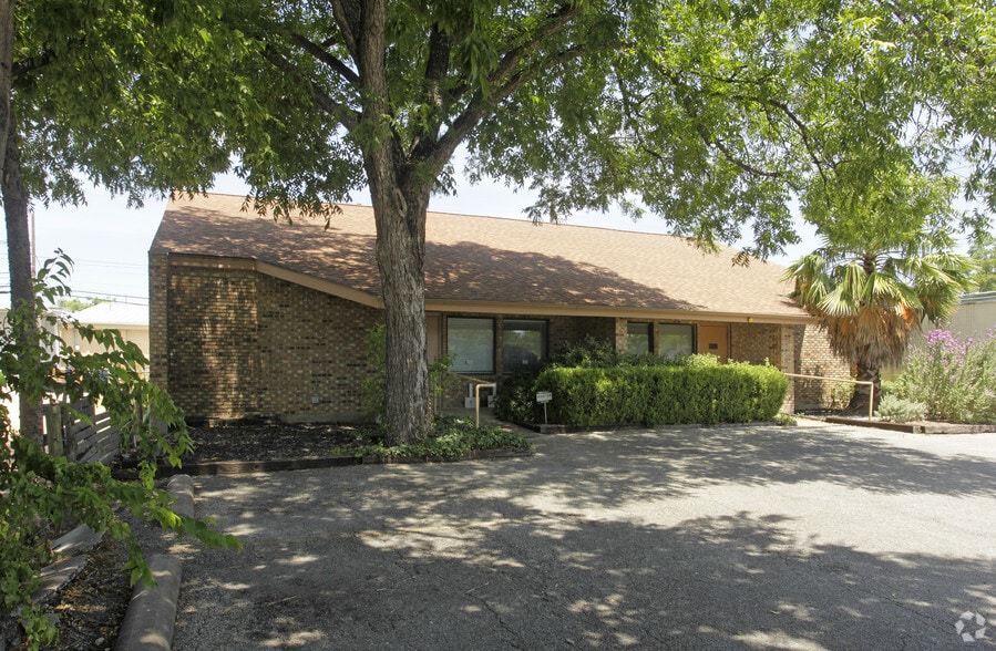 4010 N Lamar Blvd, Austin, TX for lease - Building Photo - Image 3 of 6