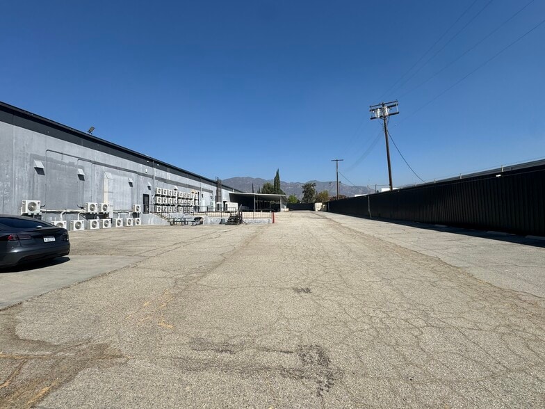 13042 Bradley Ave, Sylmar, CA for sale - Building Photo - Image 2 of 8