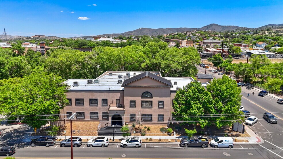 Freemont Plaza portefeuille de 2 propriétés à vendre sur LoopNet.ca - Photo du bâtiment - Image 2 de 17