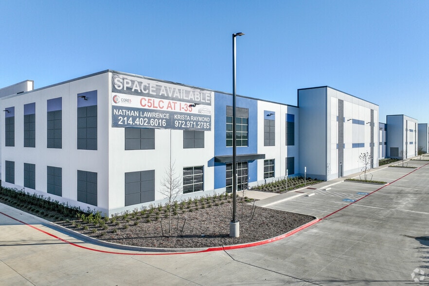 1830 South I-35E Hwy, Lancaster, TX for lease - Primary Photo - Image 2 of 9