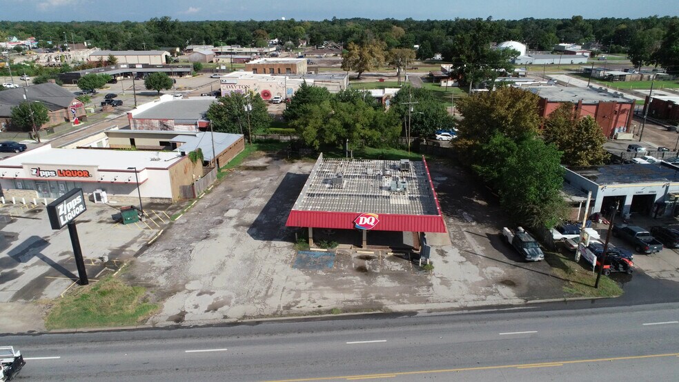 104 E Highway 90, Dayton, TX à louer - Photo du bâtiment - Image 3 de 4