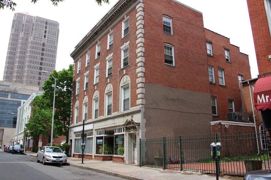 109 Court St, New Haven, CT à vendre - Photo du bâtiment - Image 3 de 5