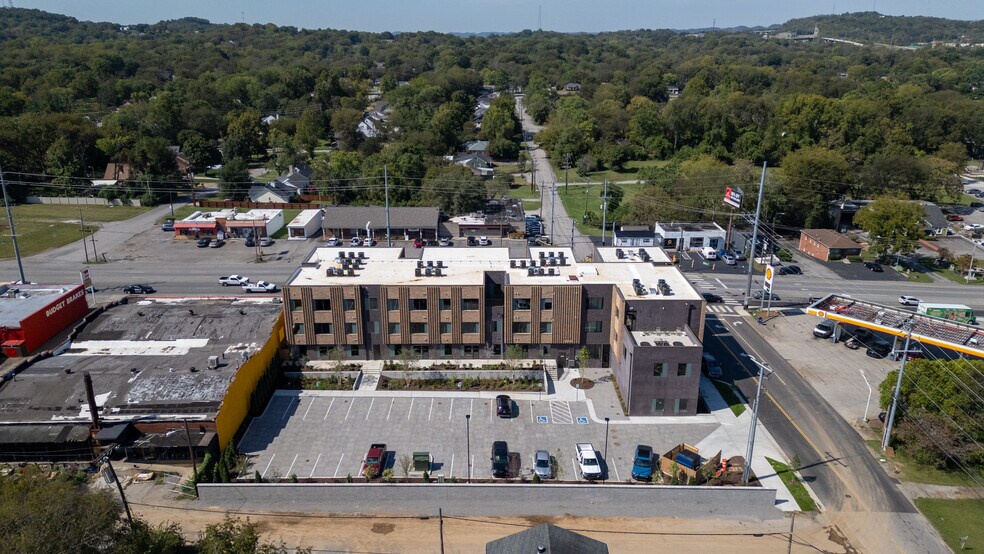 1090 Haysboro Ave, Nashville, TN à vendre - Photo du bâtiment - Image 2 de 47