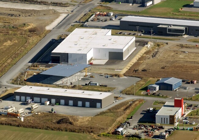 Plus de détails pour 130 Warehouse St, Vars, ON - Industriel à louer