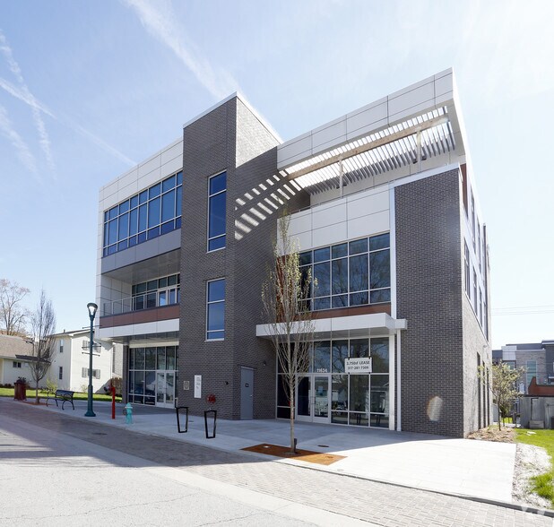 11634 Maple St, Fishers, IN à louer - Photo du bâtiment - Image 1 de 13