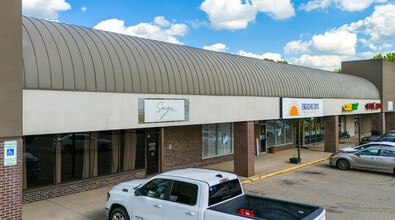 602-606 Taywood Rd, Englewood, OH à louer Photo du bâtiment- Image 1 de 1