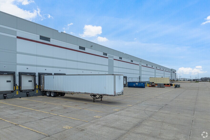 14746 S Gougar Rd, Lockport, IL à louer - Photo du bâtiment - Image 2 de 5