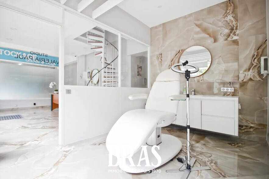 Flex dans Nantes à louer - Photo du bâtiment - Image 2 de 6