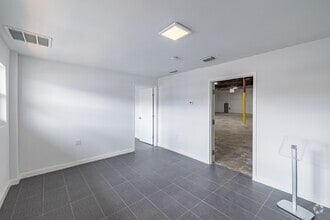 1612-1646 W 31st Pl, Hialeah, FL à louer Photo intérieure- Image 2 de 9