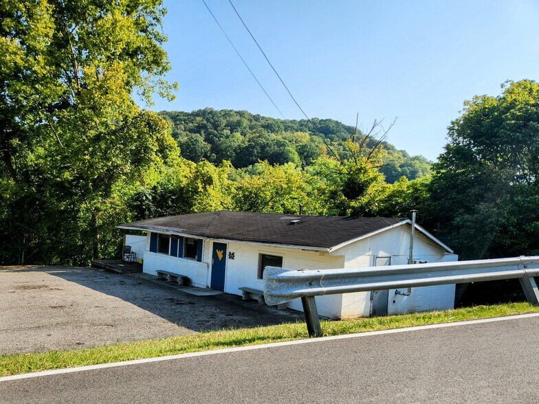2202 Sissonville Dr, Charleston, WV à vendre - Photo du bâtiment - Image 3 de 4