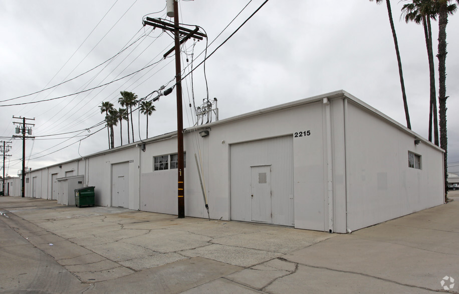 2203-2215 S Grand Ave, Santa Ana, CA for lease - Building Photo - Image 3 of 7