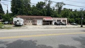 Auto and Body Repair Garage - Propriété automobile