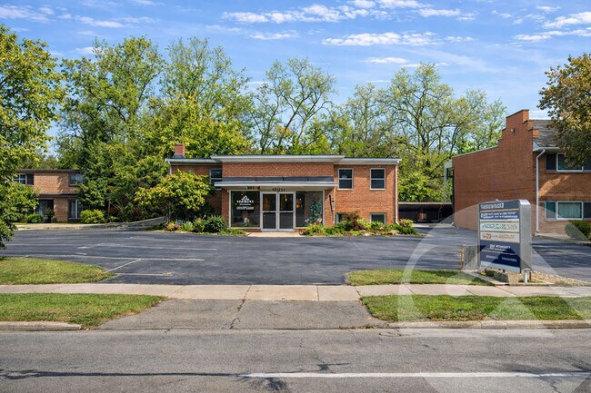 More details for 32500 Grand River Ave, Farmington, MI - Office for Sale