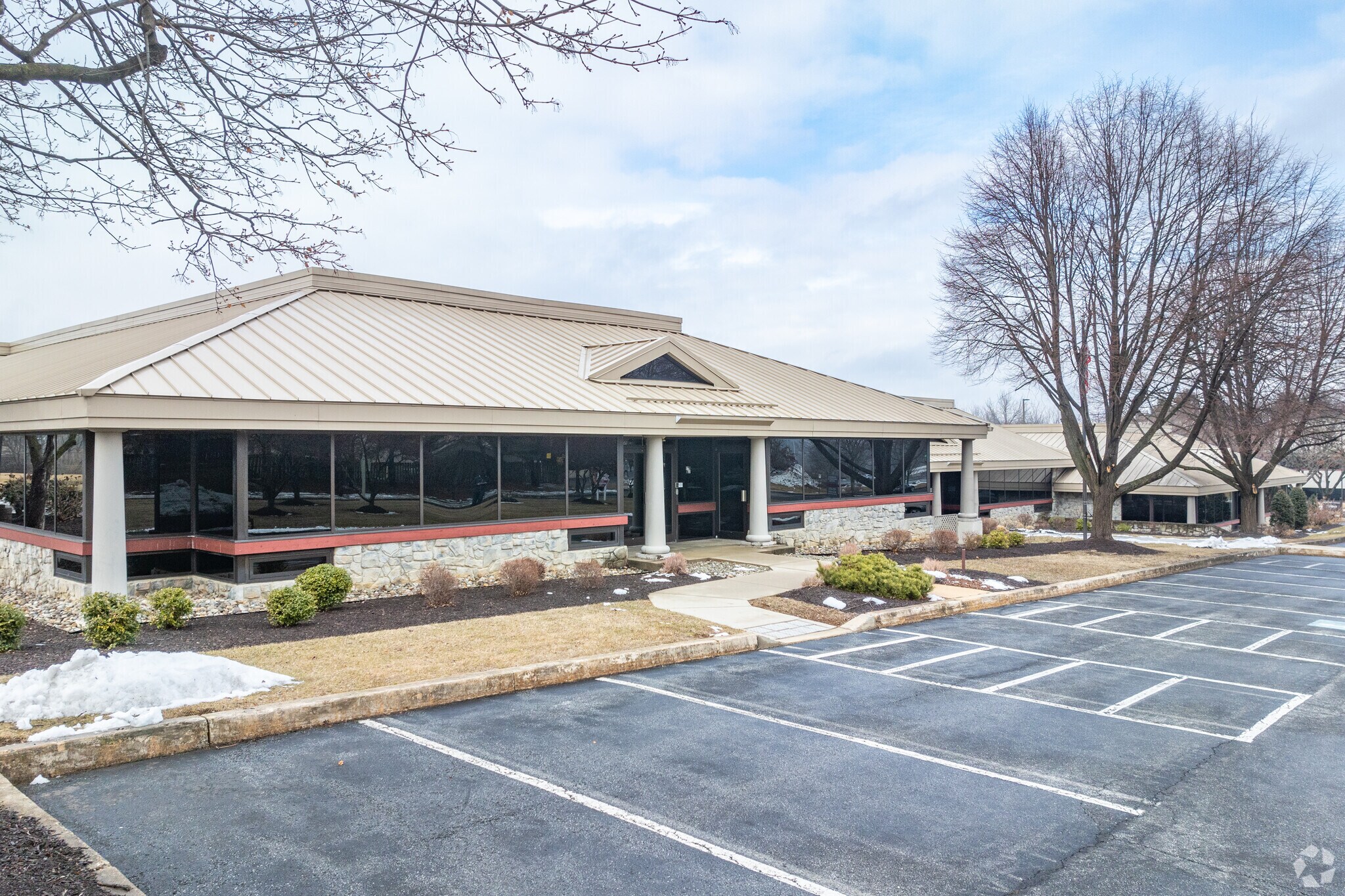 875 Berkshire Blvd, Wyomissing, PA for lease Building Photo- Image 1 of 10