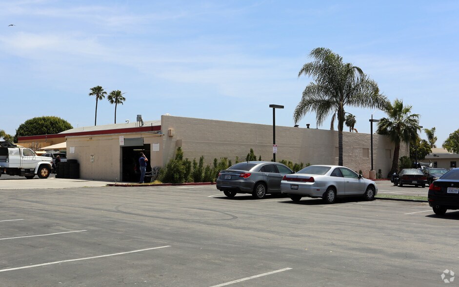 1710 Mission Ave, Oceanside, CA à vendre - Photo du bâtiment - Image 3 de 3