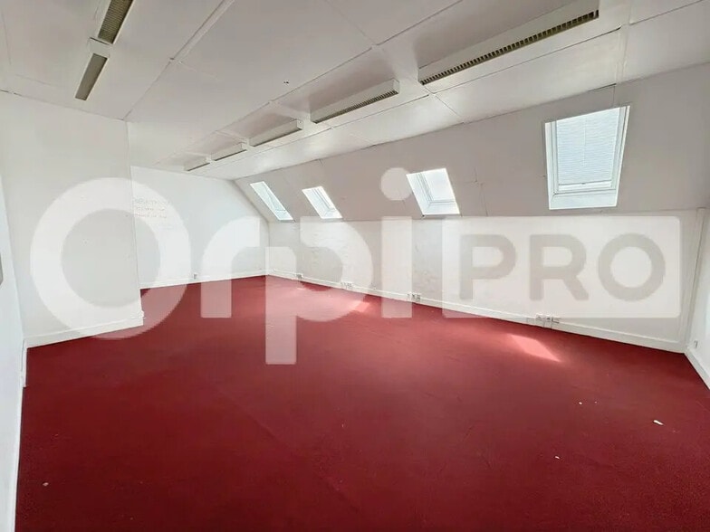Office in Pantin for lease - Interior Photo - Image 2 of 10