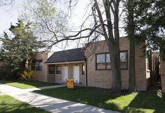 8049-8051 Ridgeway Ave, Skokie, IL à louer Photo intérieure- Image 1 de 1