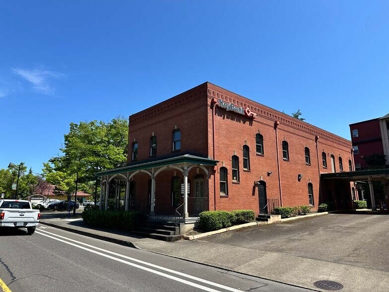 18650 SW Boones Ferry Rd, Tualatin, OR à louer - Photo du bâtiment - Image 1 de 6