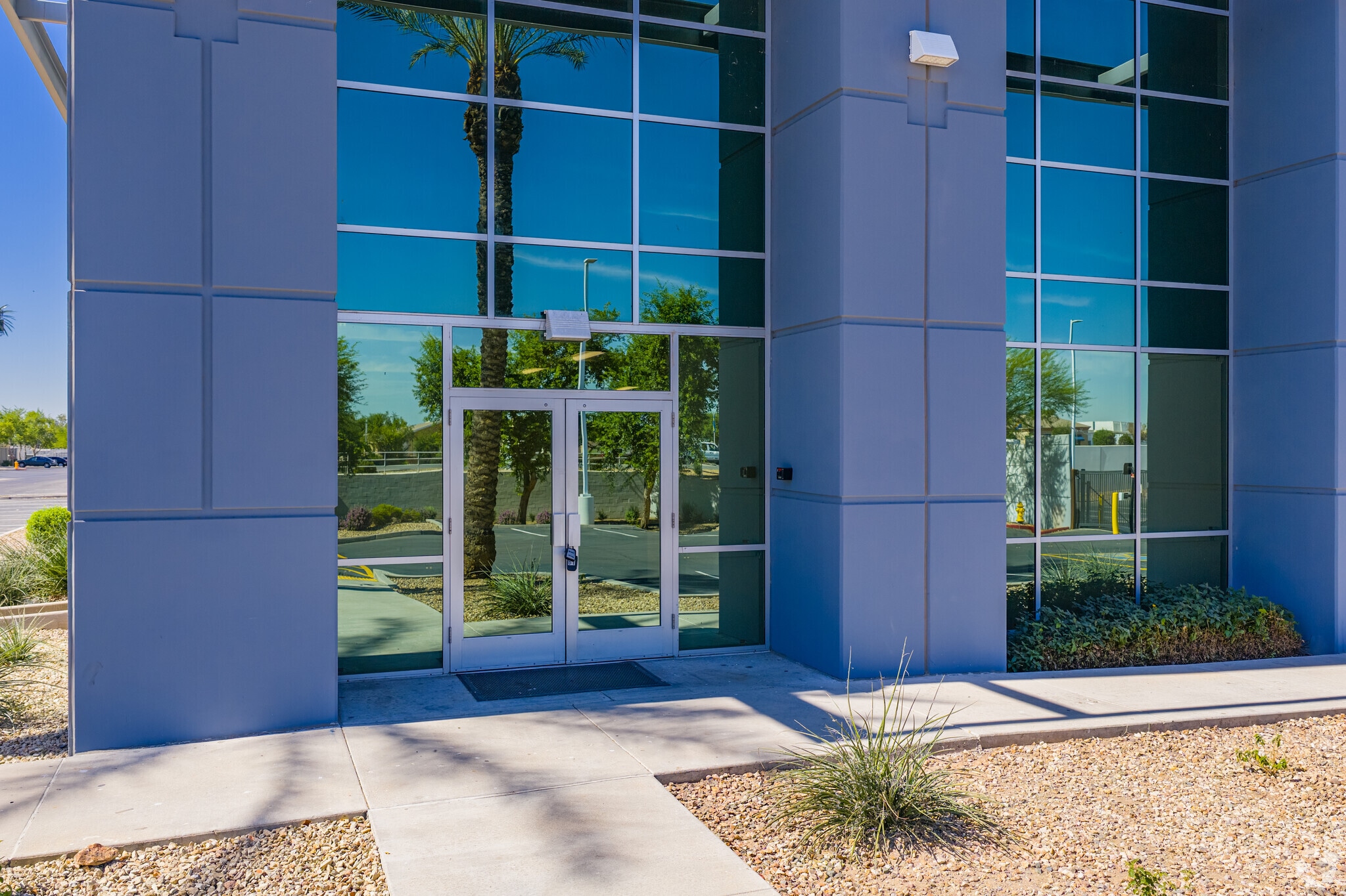 6825 W Buckeye Rd, Phoenix, AZ for lease Interior Photo- Image 1 of 19