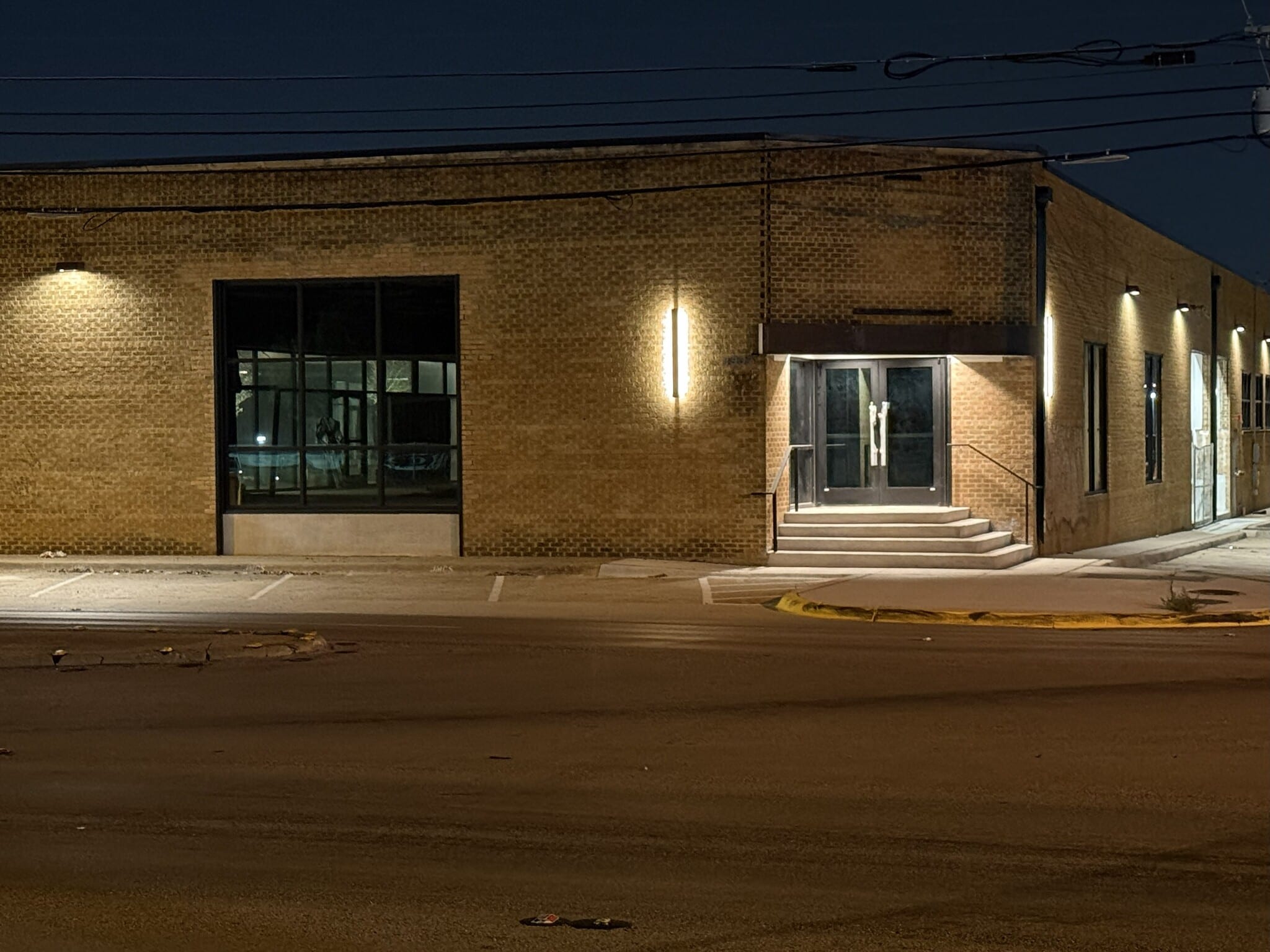 1937 Irving Blvd, Dallas, TX for lease Interior Photo- Image 1 of 17