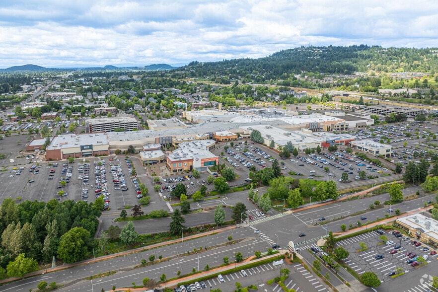 12000 SE 82nd Ave, Portland, OR for lease - Building Photo - Image 1 of 25