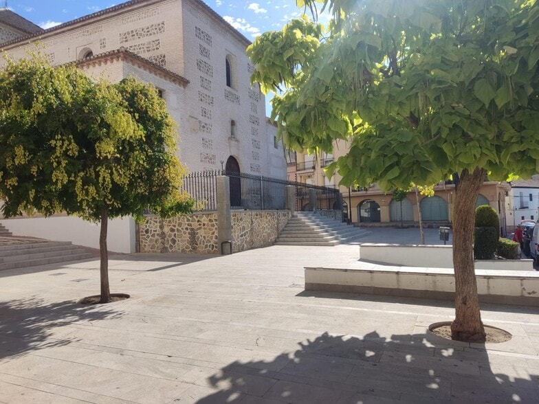 Plaza de la Iglesia, 1, Atarfe, Granada for sale - Primary Photo - Image 1 of 16