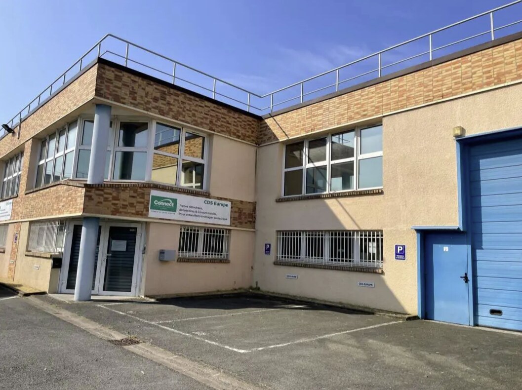 Flex in Ivry-sur-Seine for lease Building Photo- Image 1 of 3