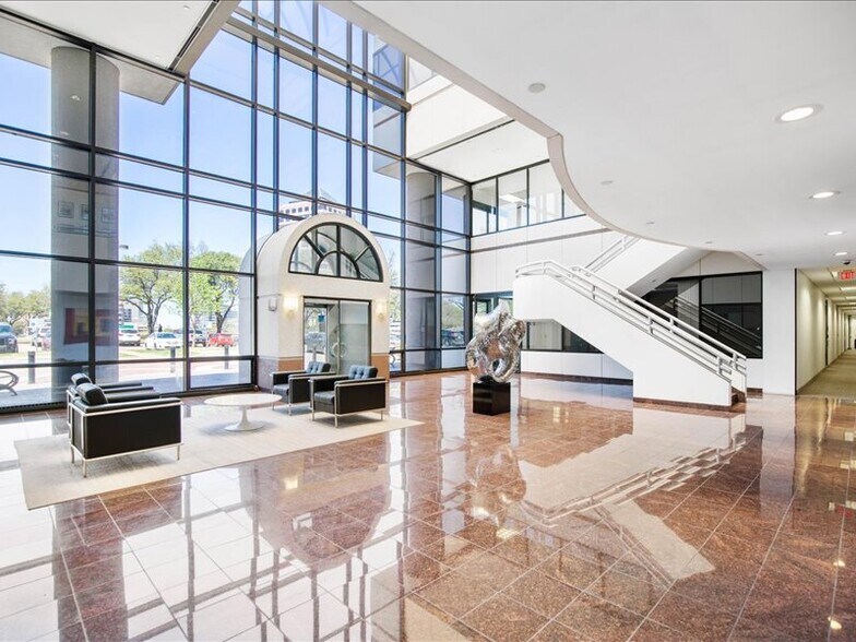 600 E John Carpenter Fwy, Irving, TX à louer - Photo intérieure - Image 2 de 21